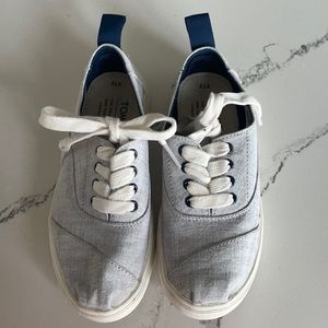 Boys Toms size 12Y